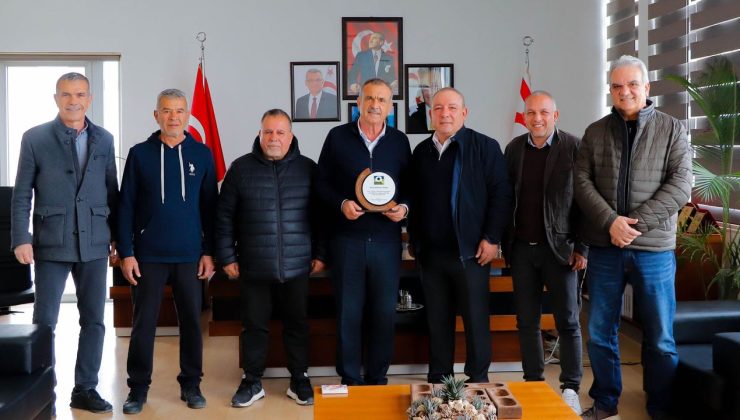 Gazimağusa Futbol Masterleri Derneği’nden Uluçay’a ziyaret