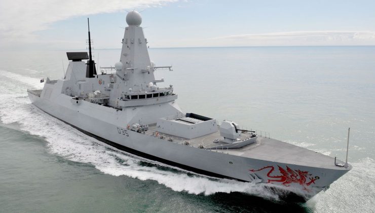 HMS Dragon gemisi bölgeye gelmek üzere yola çıktı