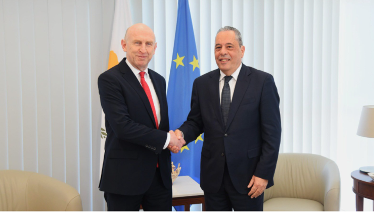 İngiltere Savunma Bakanı John Healey Güney Kıbrıs’ta