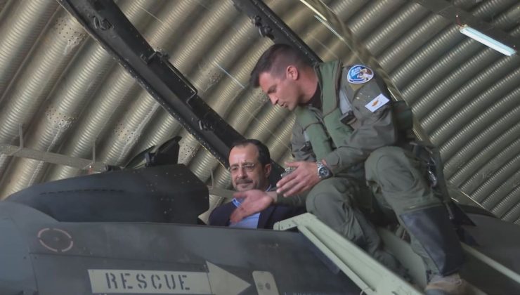 Hristodulidis, F-16 kokpitinde