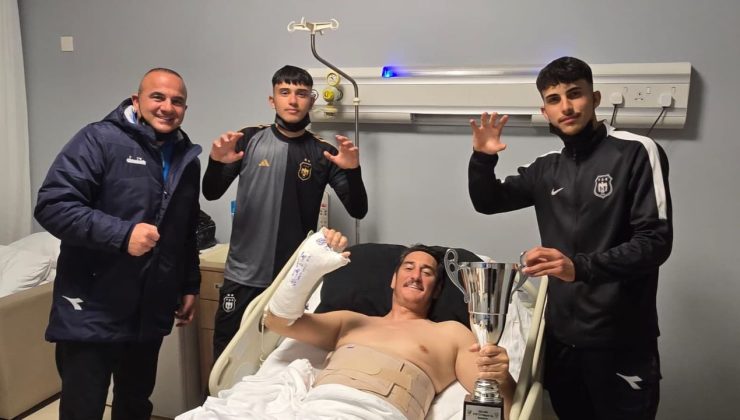 Kupa Okan Karademir’e hediye