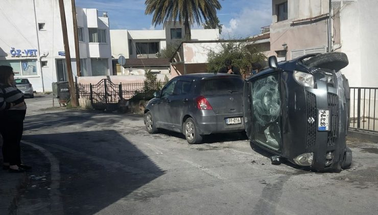 Yayaya çarptı, yan devrildi