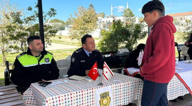 Kariyer günlerinde Polis öğrencilerle buluştu