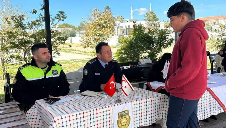 Kariyer günlerinde Polis öğrencilerle buluştu