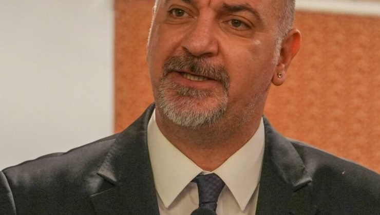 Soyalan: “Şiir sustuğunda insanlık da susar. Şiir insanlığın ortak vicdanıdır”