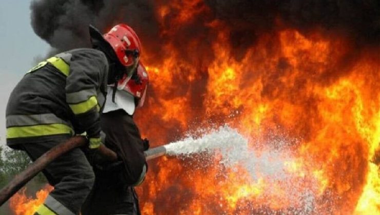 Seyir halindeki araç alev aldı