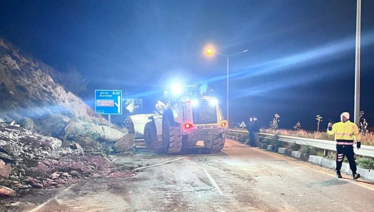 Girne Darboğaz mevkiinde yola düşen kaya parçaları temizlendi