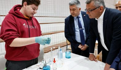 Cumhurbaşkanı Tufan Erhürman Bilim Şenliği’ne katıldı