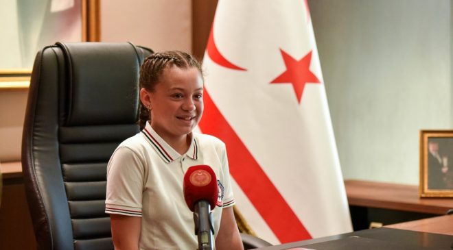 Öztürkler, makamını Şht. Yalçın İlkokulu öğrencisi Rana Dalay’a devretti