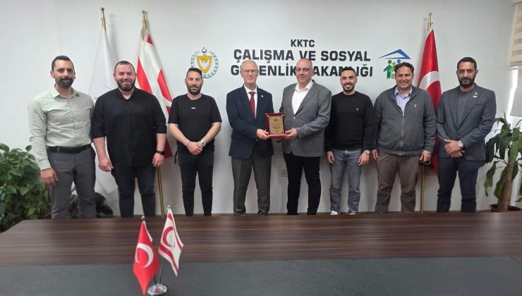 BAKAN  HASİPOĞLU  ELEKTRİK MÜTEAHHİTLERİ BİRLİĞİ YETKİLİLERİ İLE  BİRARAYA GELDİ