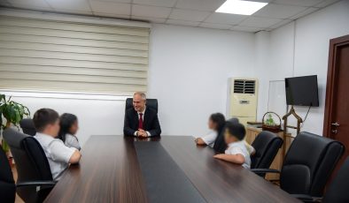 SEVGİ EVİ ÇOCUKLARINDAN  BAKAN HASİPOĞLU’NA ANLAMLI 23 NİSAN ZİYARETİ