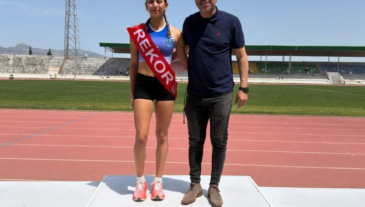 Ada’ya rekor dayanmıyor