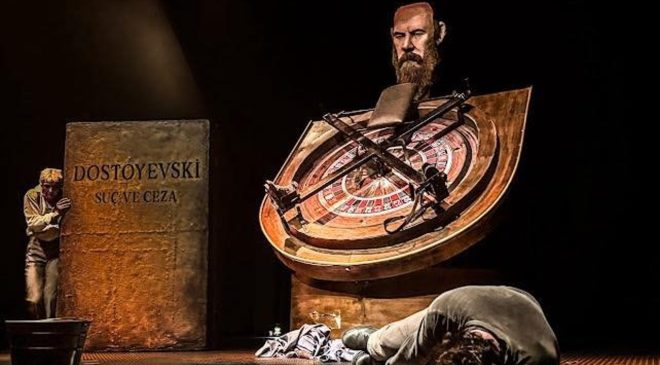 Beşparmaklar Tiyatro Festivali’nde “Raskolnikov” sahnelendi