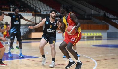 Soyer Altınbaş Kıbrıs farklı kazandı