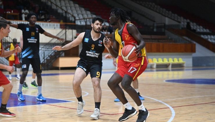 Soyer Altınbaş Kıbrıs farklı kazandı