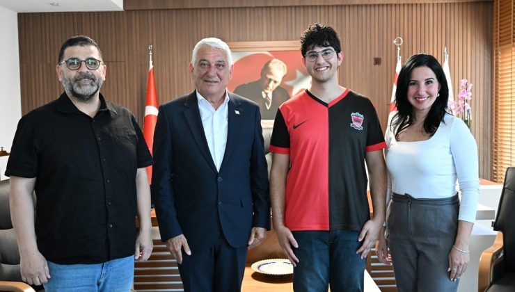 Şampiyon satranççı Emre Şeb’den Özçınar’a ziyaret