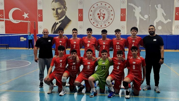 Erkekler set vermeden kazandı