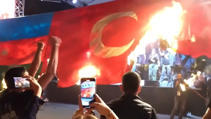 Ermenistan’da Türk bayrağı yakıldı