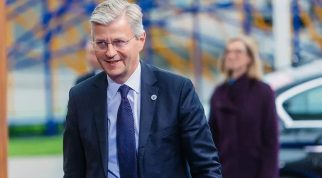 Lacroix temaslarda bulunacak