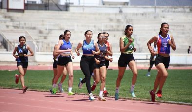 Liseler şampiyonluk için yarışıyor