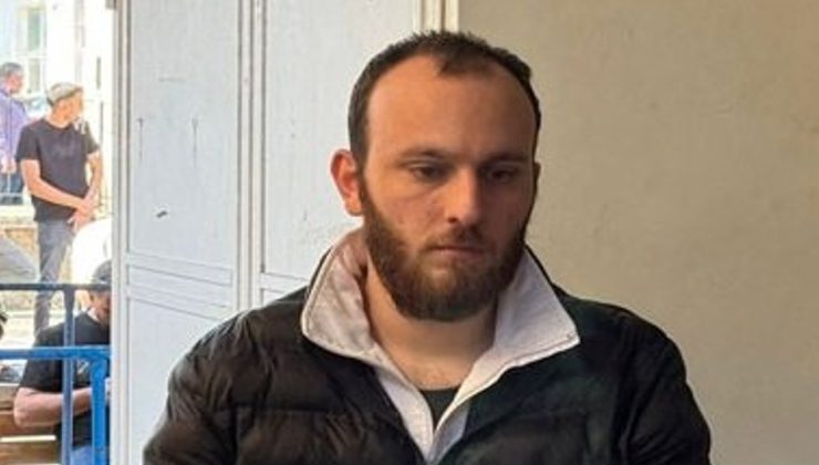 “İslama aykırı” diyerek içkileri kırdı