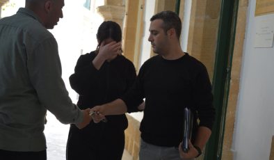 Aranan zanlı polise teslim oldu