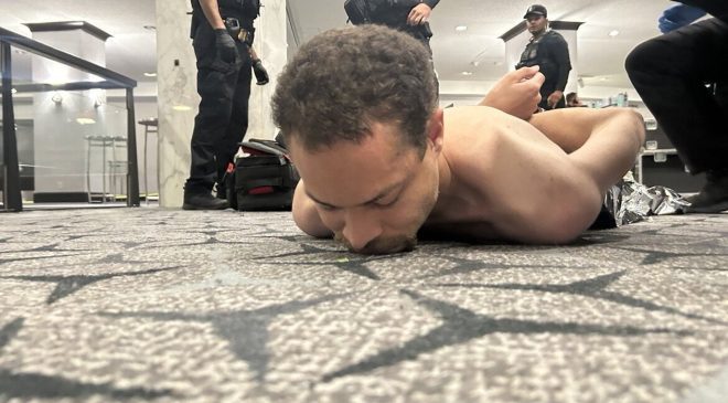 Trump’ın bulunduğu Beyaz Saray Muhabirleri Derneği yemeğinde silahlı saldırı