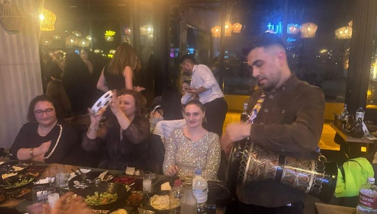 Salut’ta coşku hiç bitmiyor