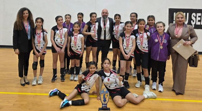 Kızlarda Şht. Hüseyin Akil, Erkeklerde Polatpaşa İlkokulu şampiyon