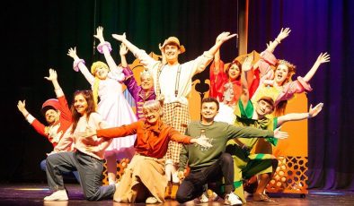 1.Lefkoşa Çocuk Tiyatrosu Şenliği  Alice Harikalar Diyarı oyunuyla kapanış yaptı