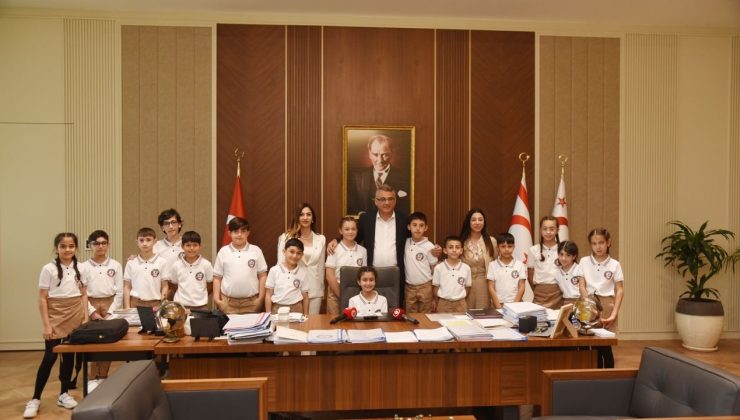 “Barış, sevgiyle sarılabilmektir”