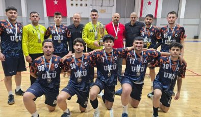 Hentbol Federasyon Kupası’nda UKÜ’den çifte zafer