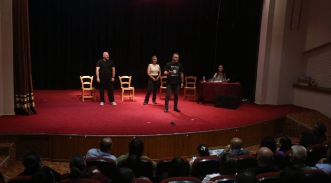 İskele Belediyesi Tiyatro Günleri sürüyor