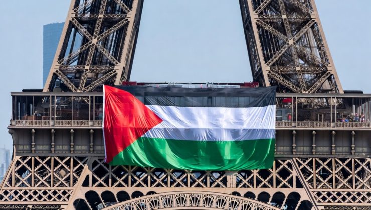 Paris’te Eyfel Kulesi’nde Filistin bayrağı açan 6 kişi gözaltına alındı