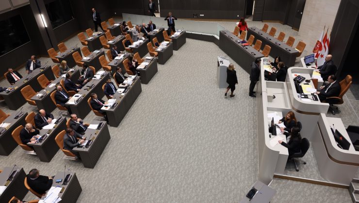 Meclis Genel Kurul’u bugünkü çalışmalarını tamamladı…Muhaceret  Yasa Tasarısı oy çokluğuyla kabul edildi