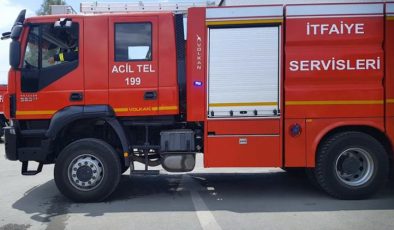 Faal durumdayken ateşlenen biçerdöver tamamen yandı…