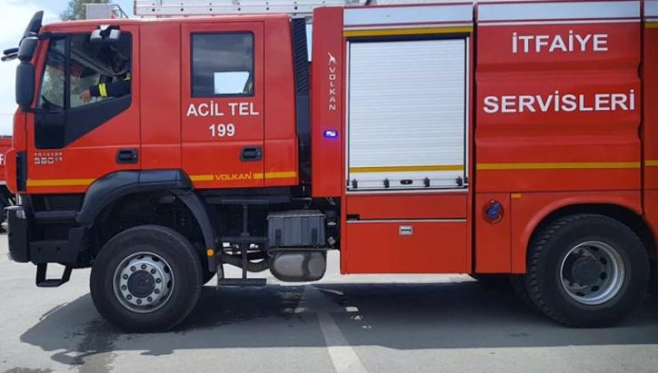Faal durumdayken ateşlenen biçerdöver tamamen yandı…