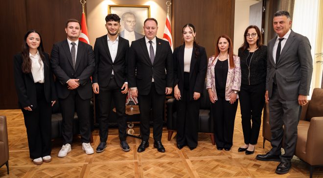 Meclis Başkanı Ziya Öztürkler, Üniversite Öğrencileri Derneği Heyetini Kabul Etti