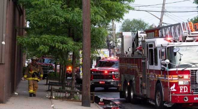 New York’taki tersanede yangın ve patlama1 ölü, 36 yaralı