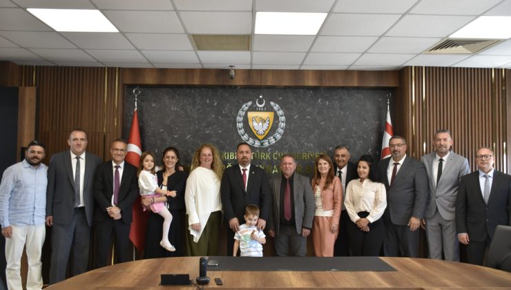 Tarım ve Doğal Kaynaklar Bakanı Hüseyin Çavuş, Bakanlık Personelinin Bayramını Kutladı
