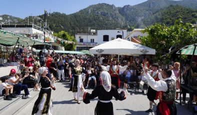 Bellapais şenlendi