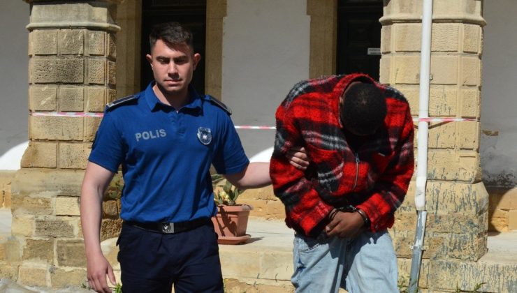 Şüpheli hareketleri ele verdi
