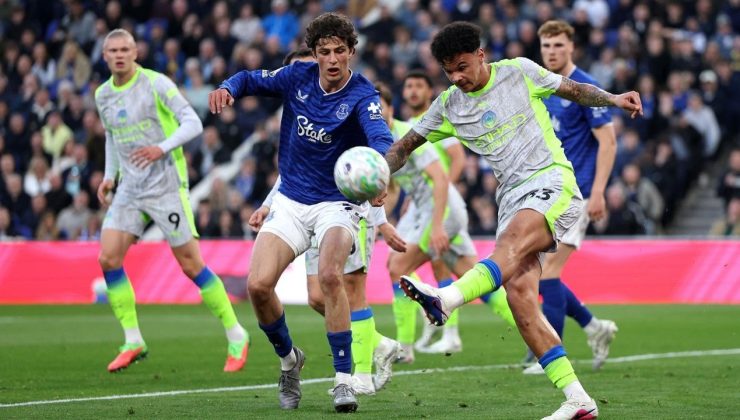 Manchester City, avantajını kaybetti