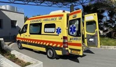 Baf’ta dört ambulans kundaklandı