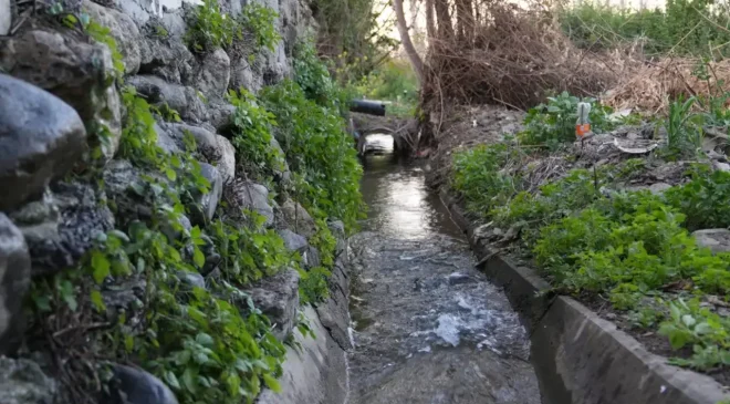 Balkondan düşen kadın su kanalında hayatını kaybetti
