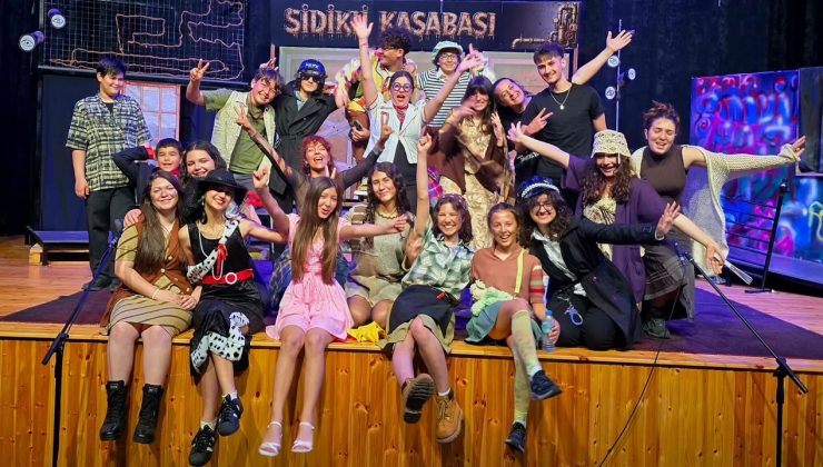 19 Mayıs TMK öğrencileri tiyatro oyunu sahneliyor