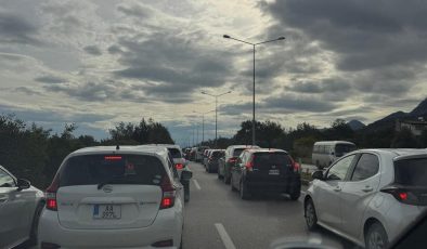 KKTC’de yolda giden araç sayısı 447 bin 592