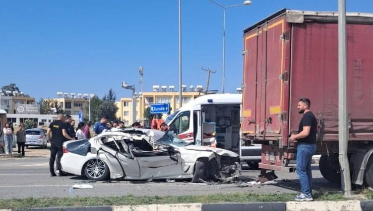 TIR’ın altına giren sürücü ölümden döndü