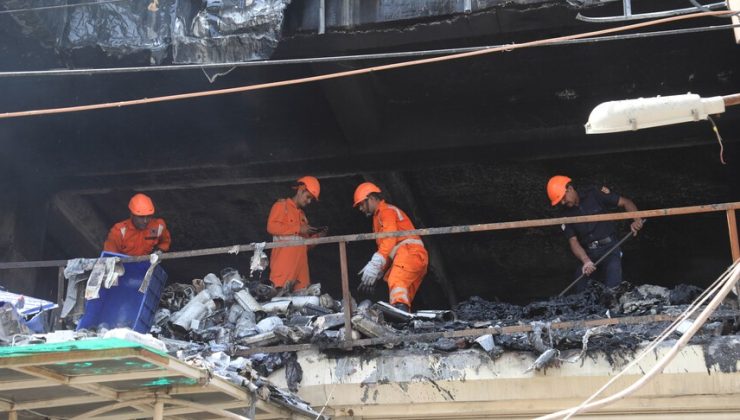 Hindistan’da Otel Yangını Faciası21 Kişi Hayatını Kaybetti