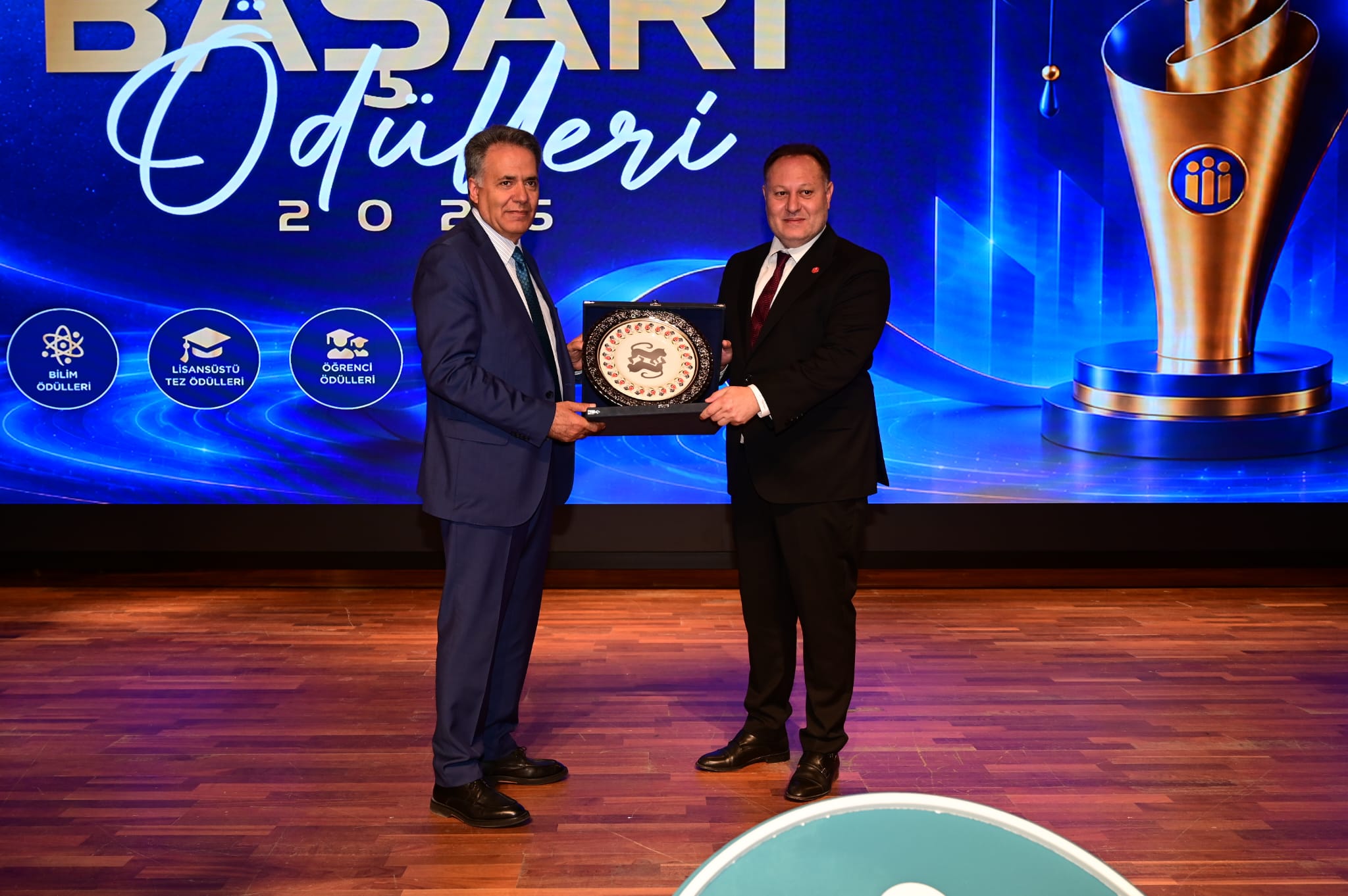 “Üniversiteler Toplumun Geleceğini Şekillendiren Merkezlerdir”